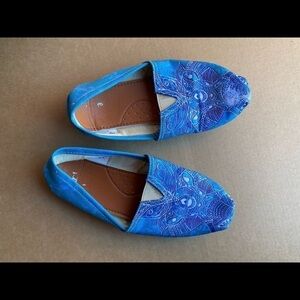 Yes we vibe shoes‎ .size 7M